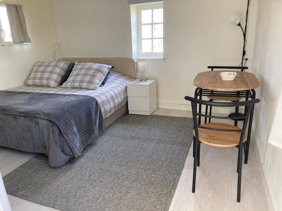 הוילה Sainte-Marguerite-des-Loges Tiny House Du Haras Cour Lozey מראה חיצוני תמונה