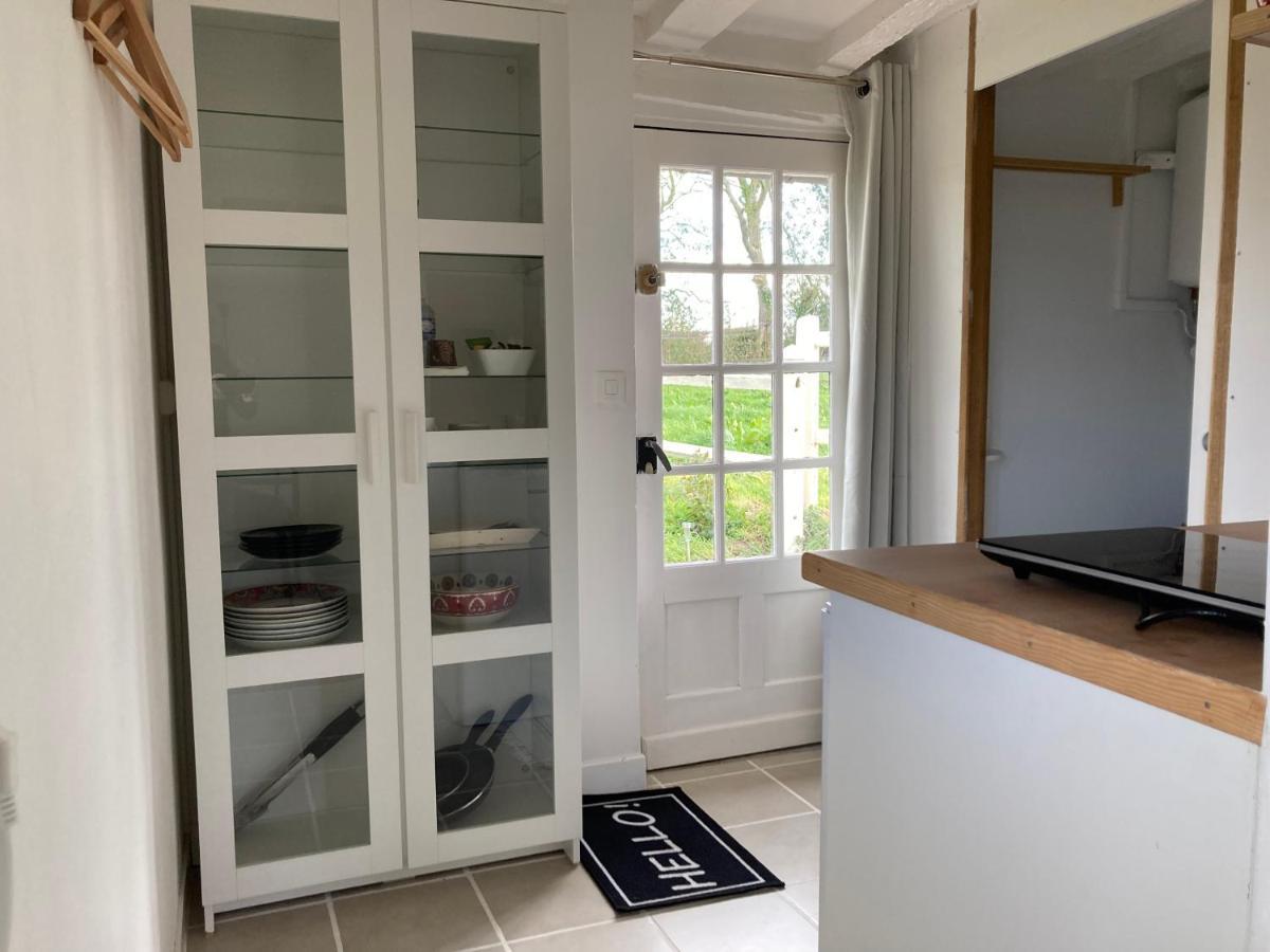הוילה Sainte-Marguerite-des-Loges Tiny House Du Haras Cour Lozey מראה חיצוני תמונה